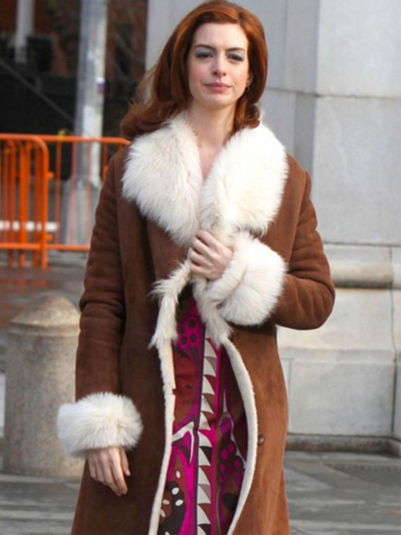 Anne Hathaway Brown Fur Coat in Modern Love