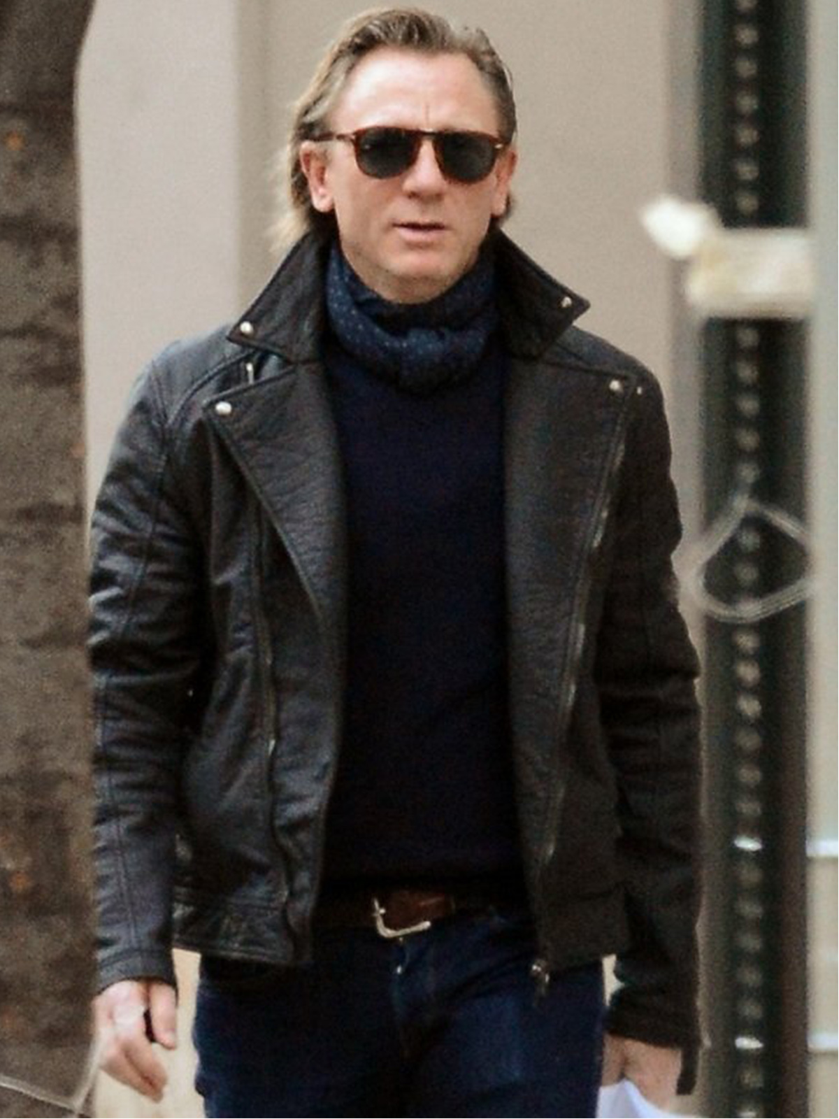 Daniel Craig Rocks Black Leather