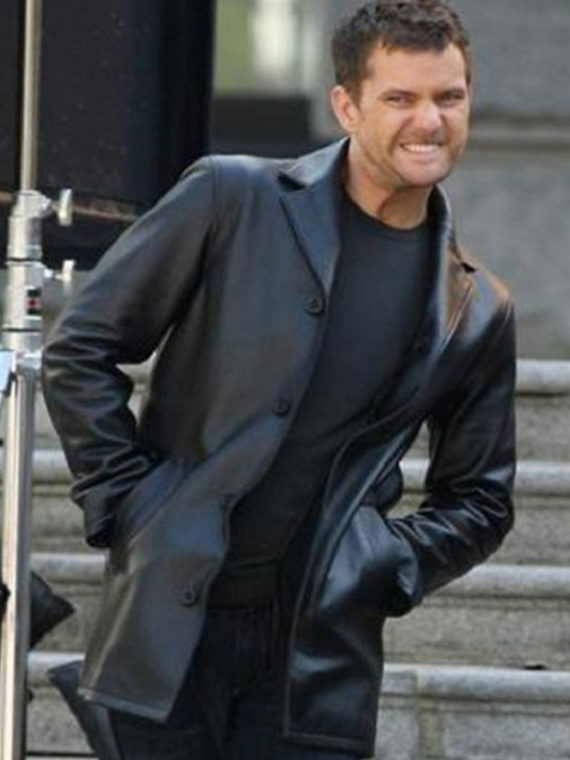 Joshua Jackson Fringe Peter Bishop Black Coat