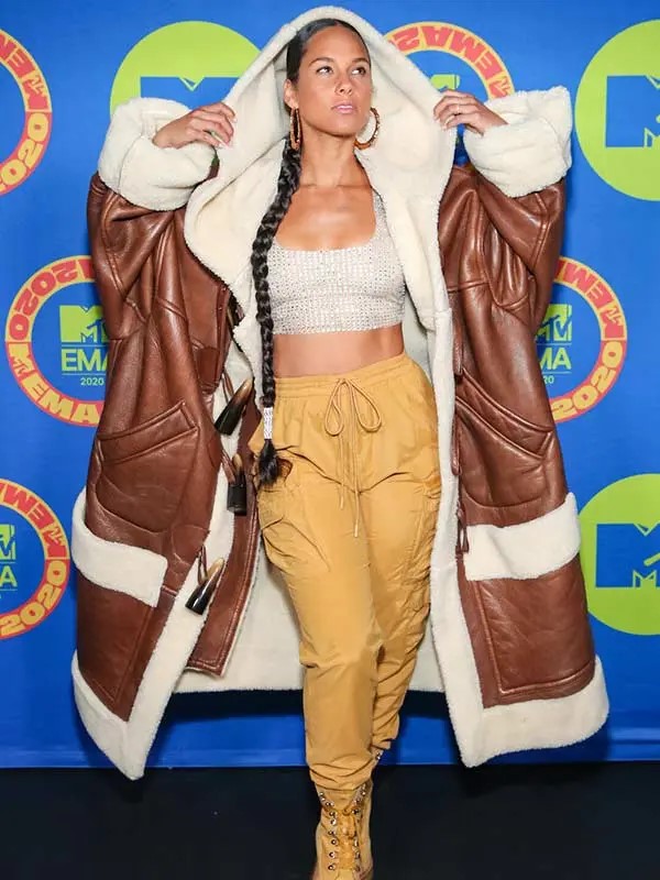 Alicia-Keys-MTV-Music-Awards-Oversize-Shearling-Coat