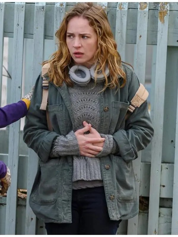 Britt-Robertson-Books-of-Blood-Cotton-Jacket