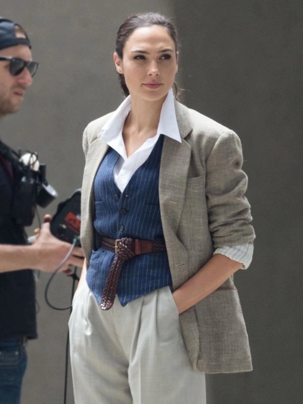 Wonder-Woman-1984-Gal-Gadot-Cotton-Blazer