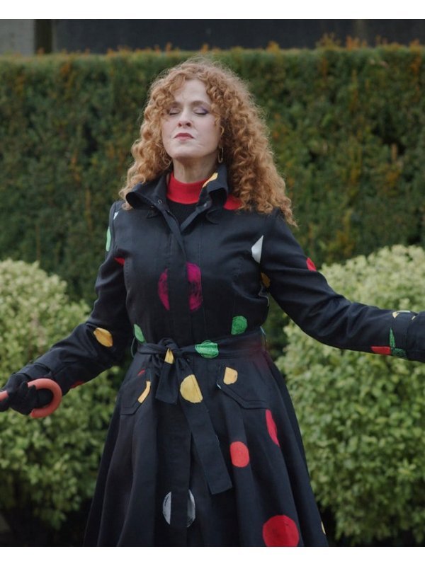 Bernadette-Peters-Zoeys-Extraordinary-Playlist-Coat