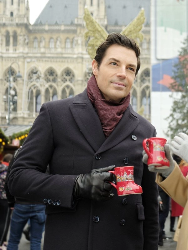 Christmas-in-Vienna-Mark-Olsen-Black-Coat