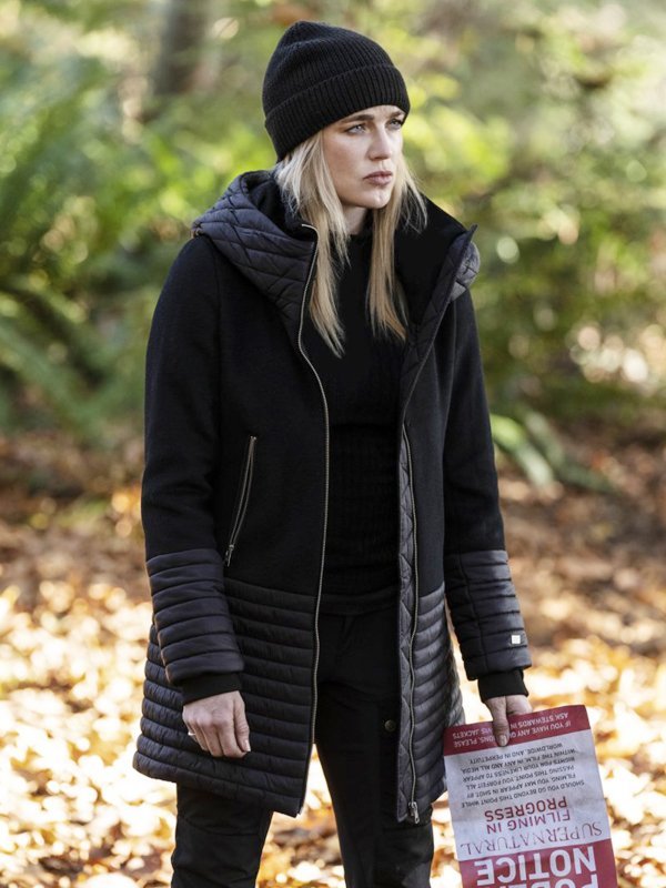 Sara-Lance-Legends-Of-Tomorrow-S05-Hooded-Coat-1