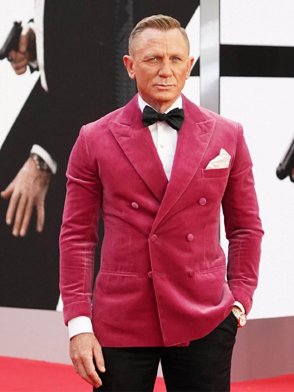 No-time-to-die-Premiere-Daniel-Craig-Pink-Tuxedo