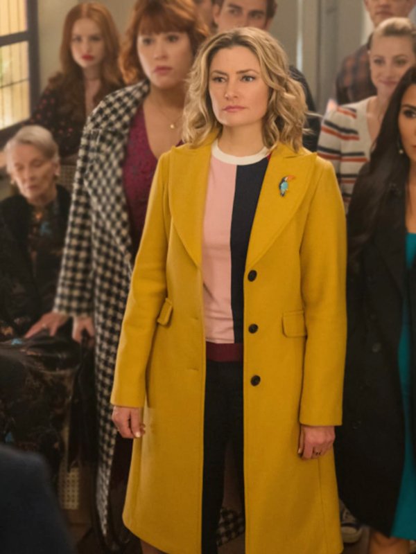 Madchen-Amick-Riverdale-Alice-Cooper-Yellow-Trench-Coat